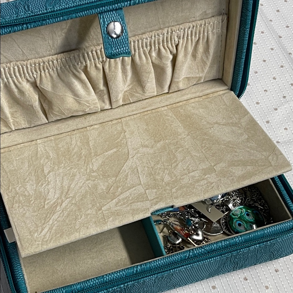 Teal Jewelry Box with Assorted Jewelry - Picture 6 of 7